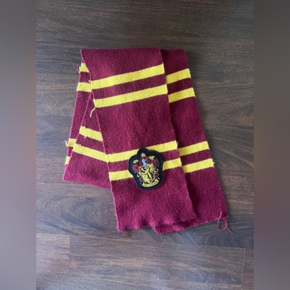 Harry Potter Gryffindor Scarf 60" Knit Hogwarts House Crest Cosplay